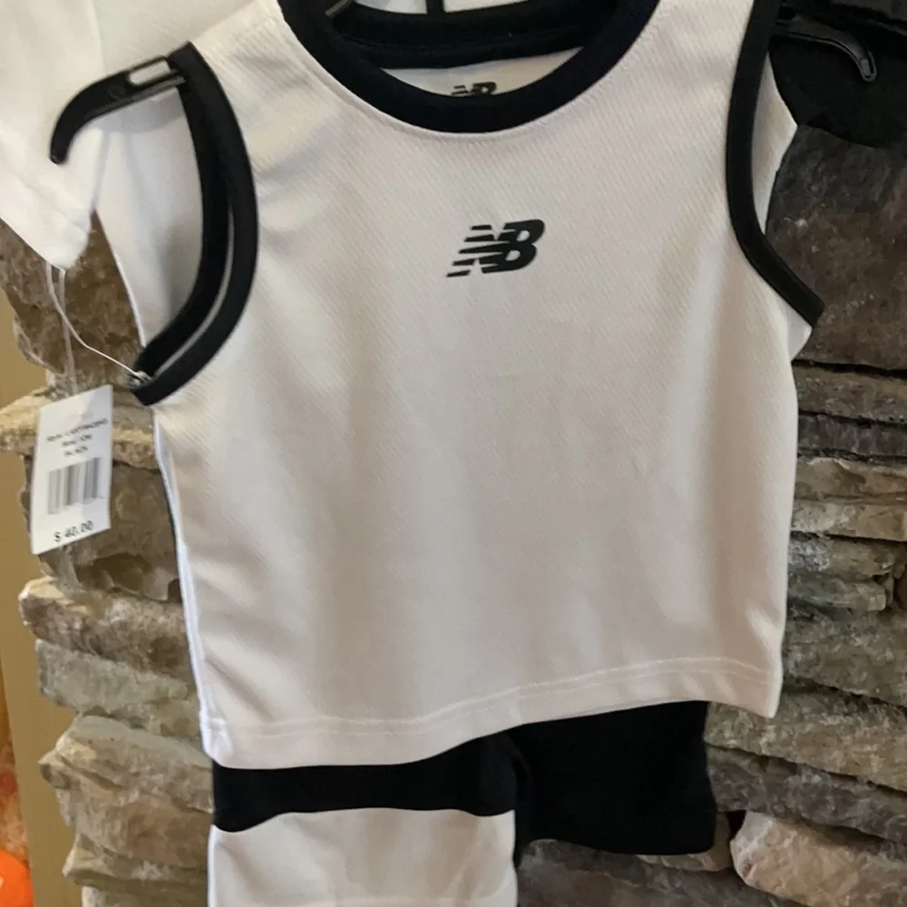 NWT 12mth New Balance outfit
